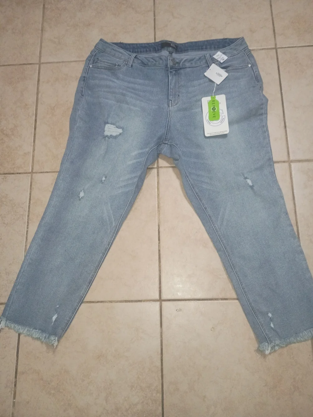 1822 Denim Boyfriend Jeans in Light Blue with White Tee